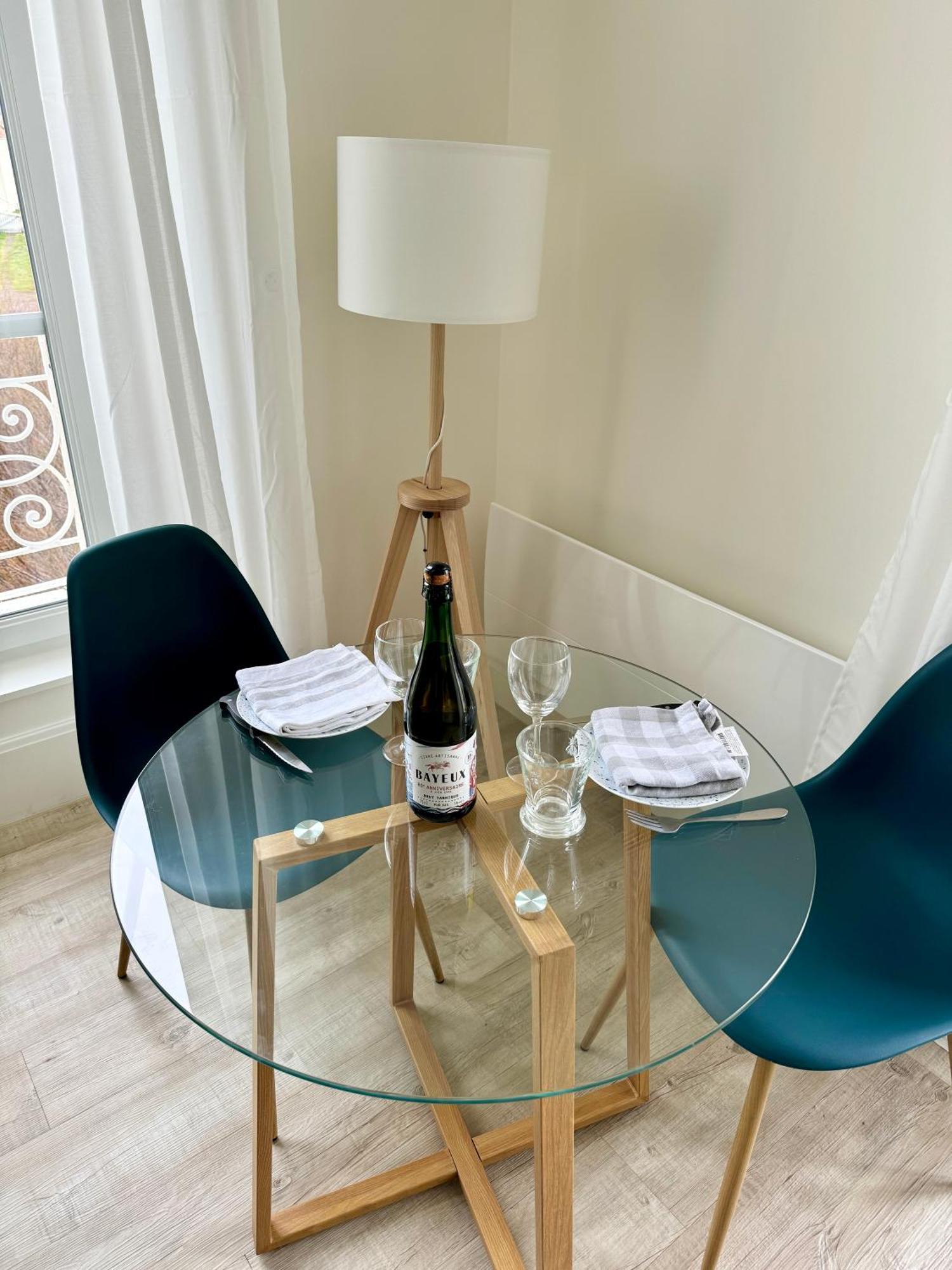 Sunny Apt On D-Day Beach With Parking Saint-Côme-de-Fresné Екстериор снимка
